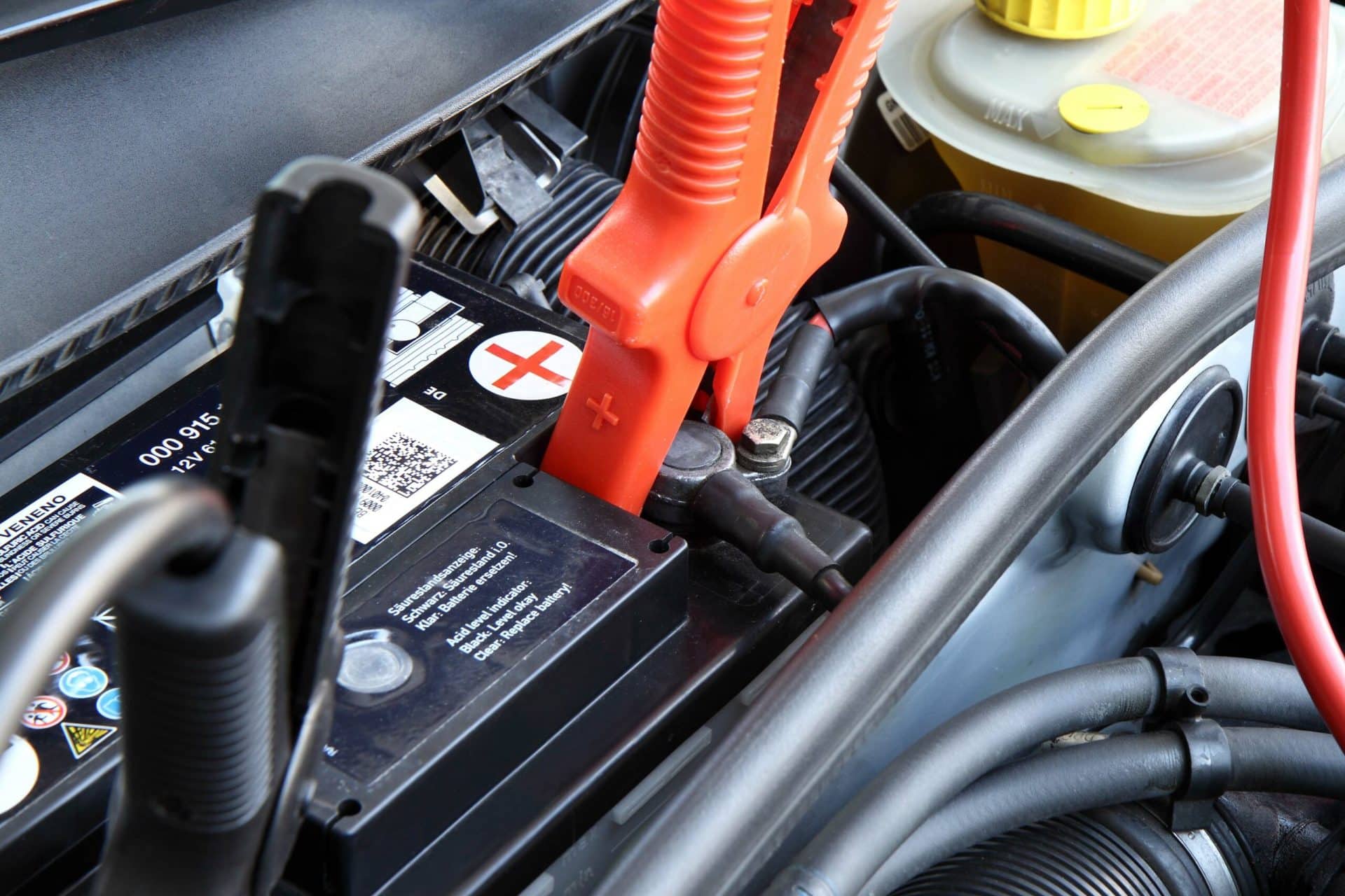 Batterie voiture : comment la recharger ?