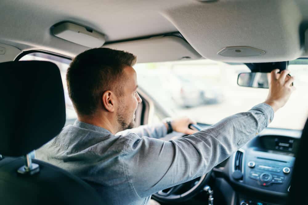 Vérifier les essentiels dès votre installation au volant permet de partir du bon pied !