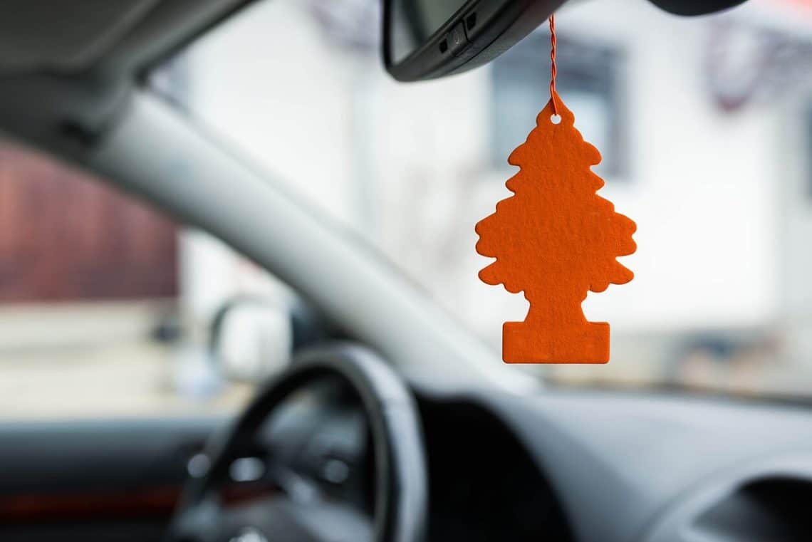 L'arbre magique pour voiture : l'arme absolue contre les odeurs !