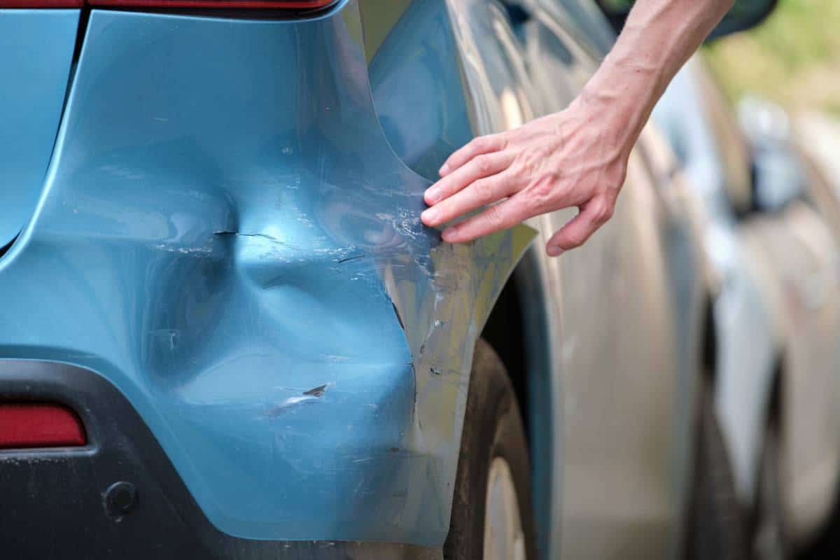 5 types de dommages que peut subir votre voiture en stationnement